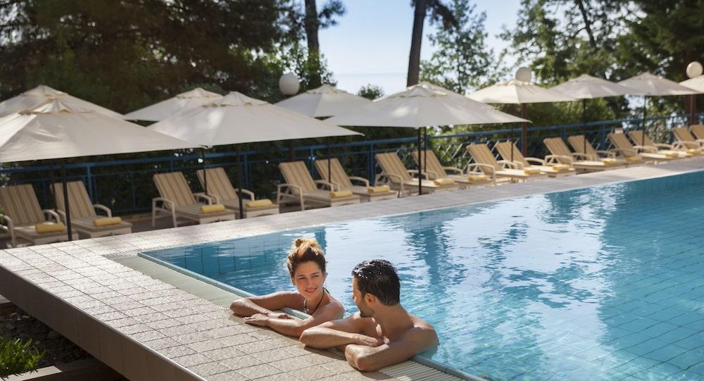 Hotel Excelsior - Liburnia Lovran Bagian luar foto