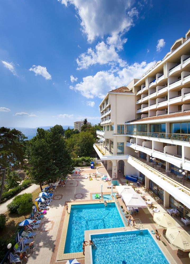 Hotel Excelsior - Liburnia Lovran Bagian luar foto