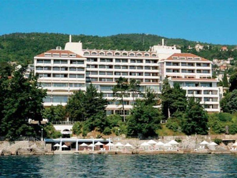 Hotel Excelsior - Liburnia Lovran Bagian luar foto